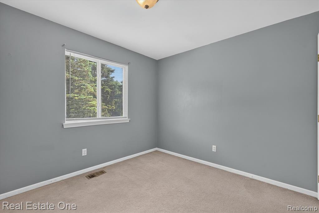 9610 Forest Ridge Drive, Clarkston, MI 48348 — Photo 36