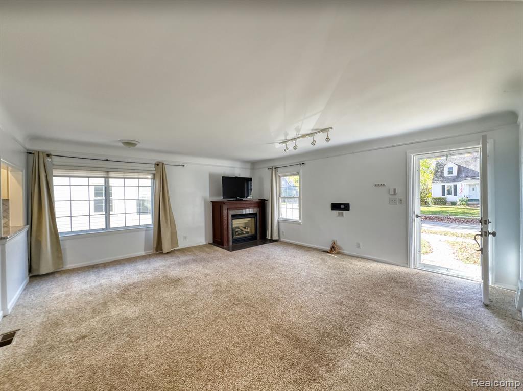 806 N ALTADENA Avenue, Royal Oak, MI 48067 — Photo 4