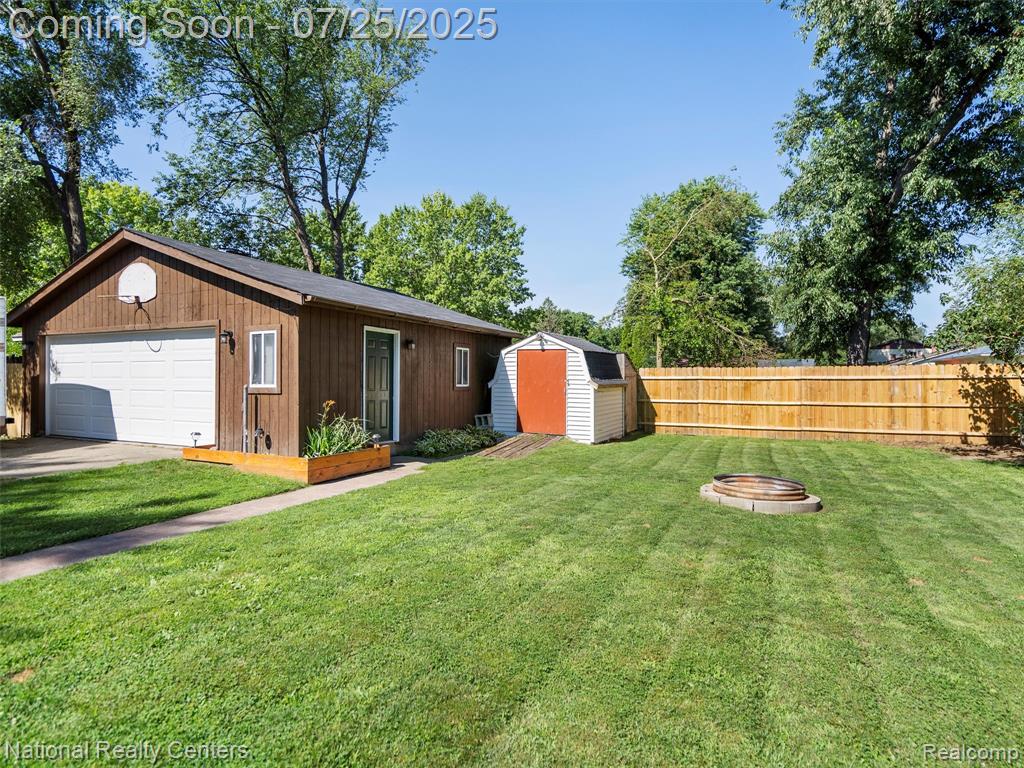 407 Crescent Avenue, Holly, MI 48442 — Photo 20