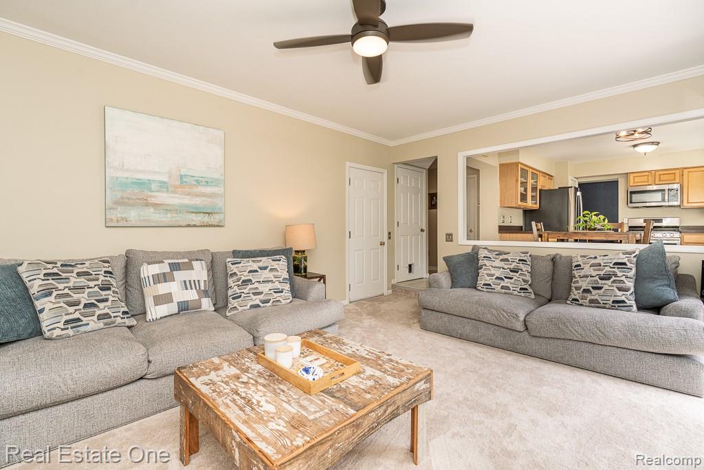 606 Whitney Drive, Rochester Hills, MI 48307 — Photo 19