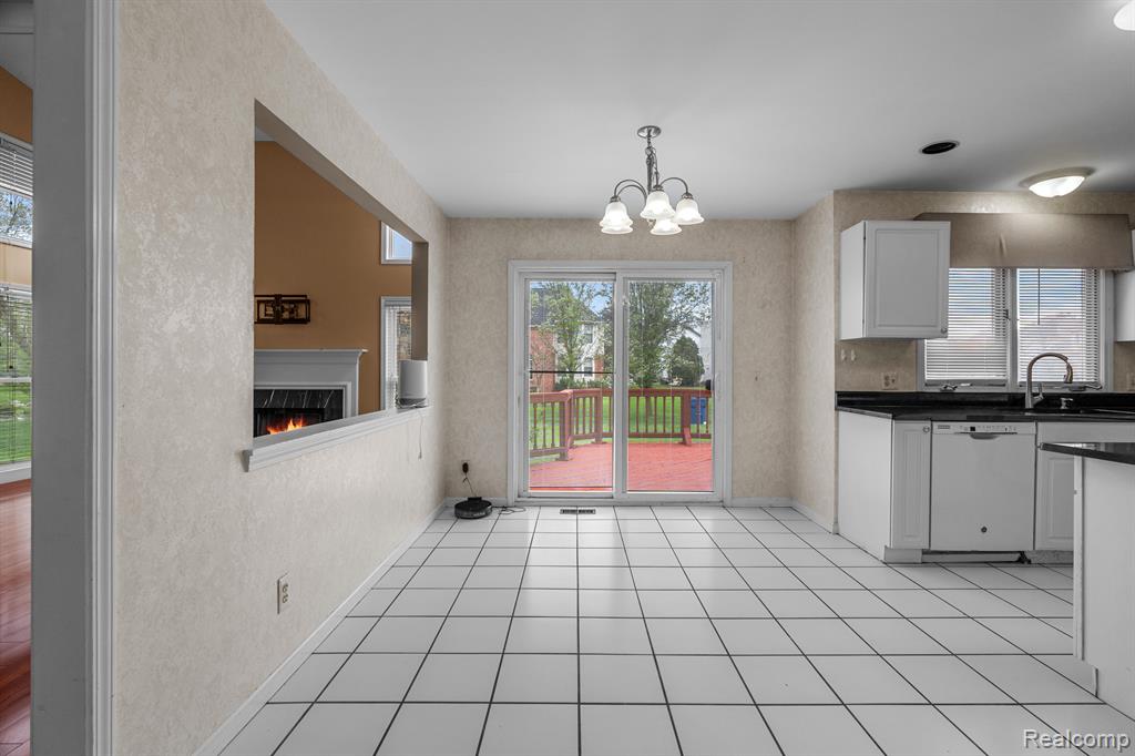 45419 GLENGARRY Boulevard, Canton, MI 48188 — Photo 15