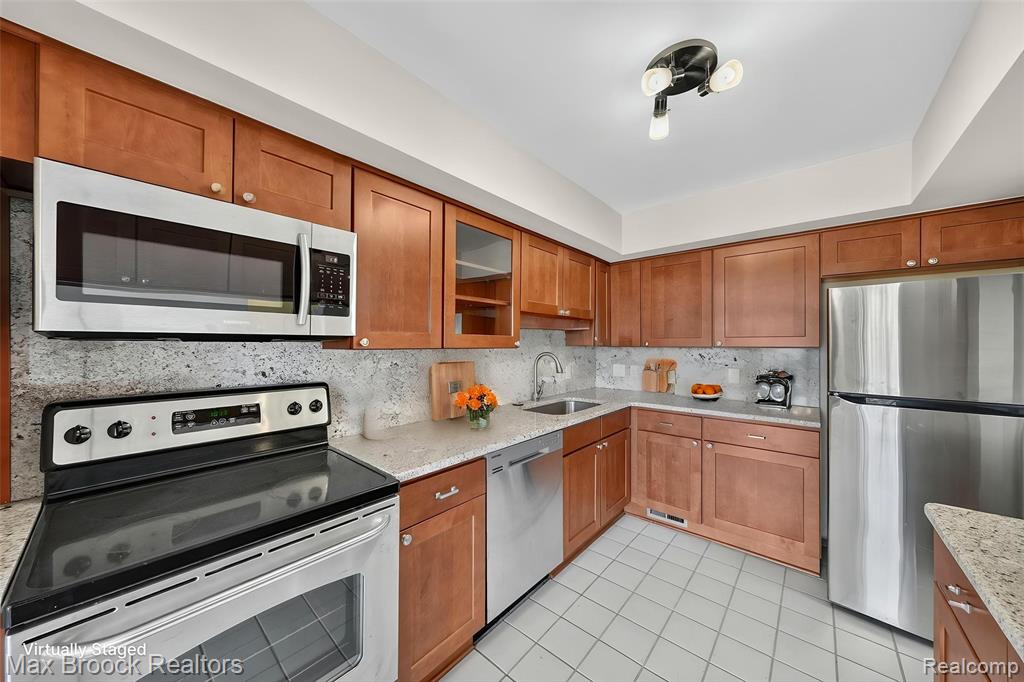 600 W BROWN Street, Birmingham, MI 48009 — Photo 13