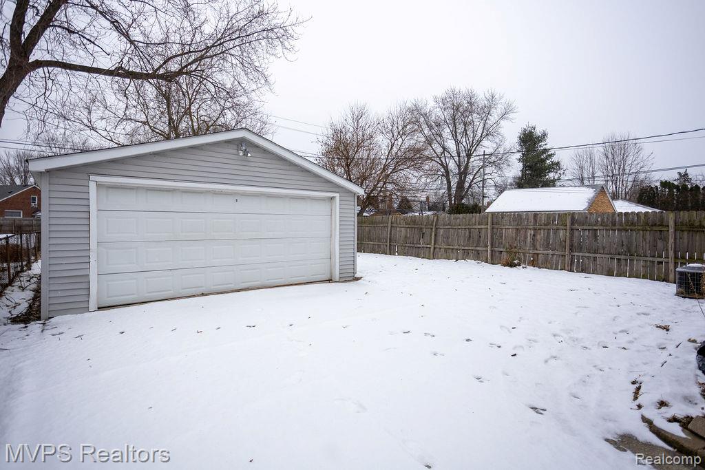 19935 Damman Street, Harper Woods, MI 48225 — Photo 12