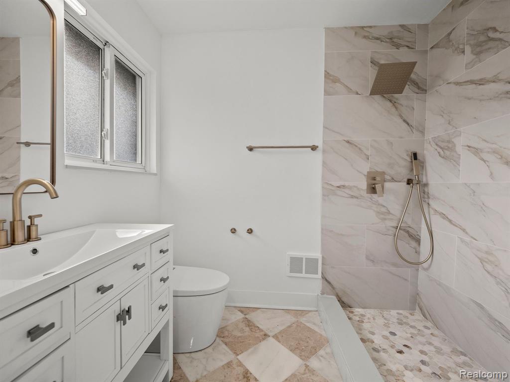 7011 WHITE PINE Drive, Bloomfield Hills, MI 48301 — Photo 15