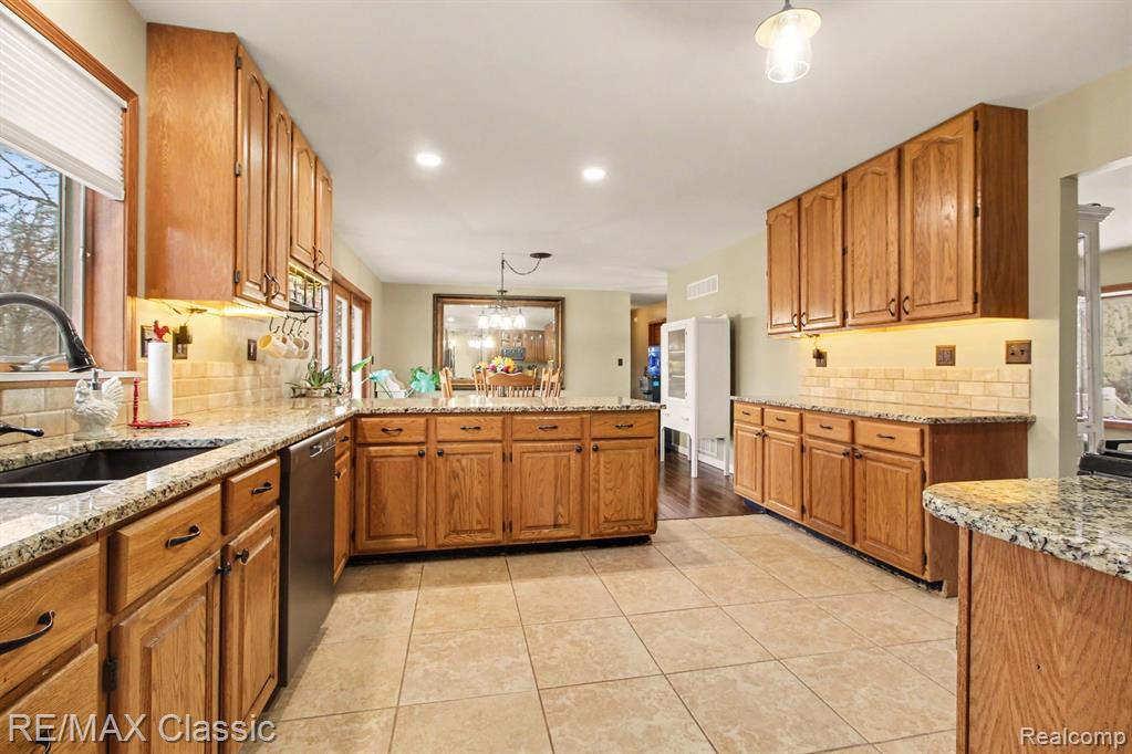 9800 Moon Road, Saline, MI 48176 — Photo 8
