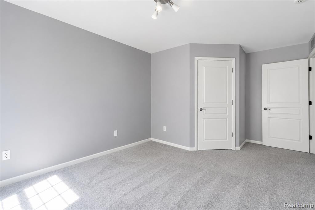 45149 Bartlett Drive, Novi, MI — Photo 37