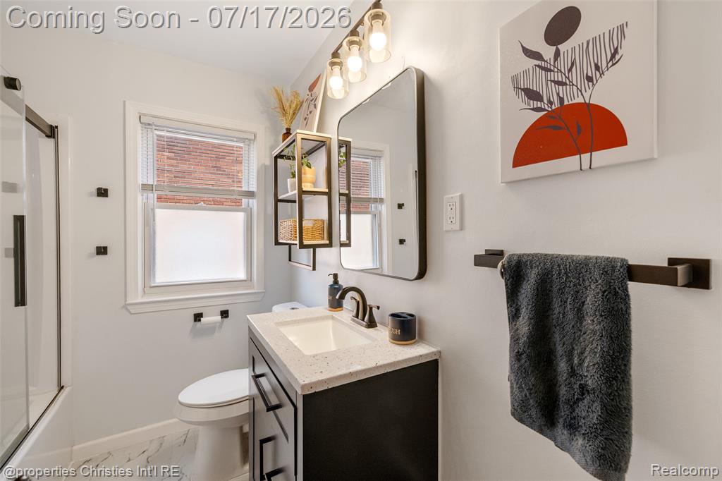 20855 Lochmoor Street, Harper Woods, MI 48225 — Photo 16