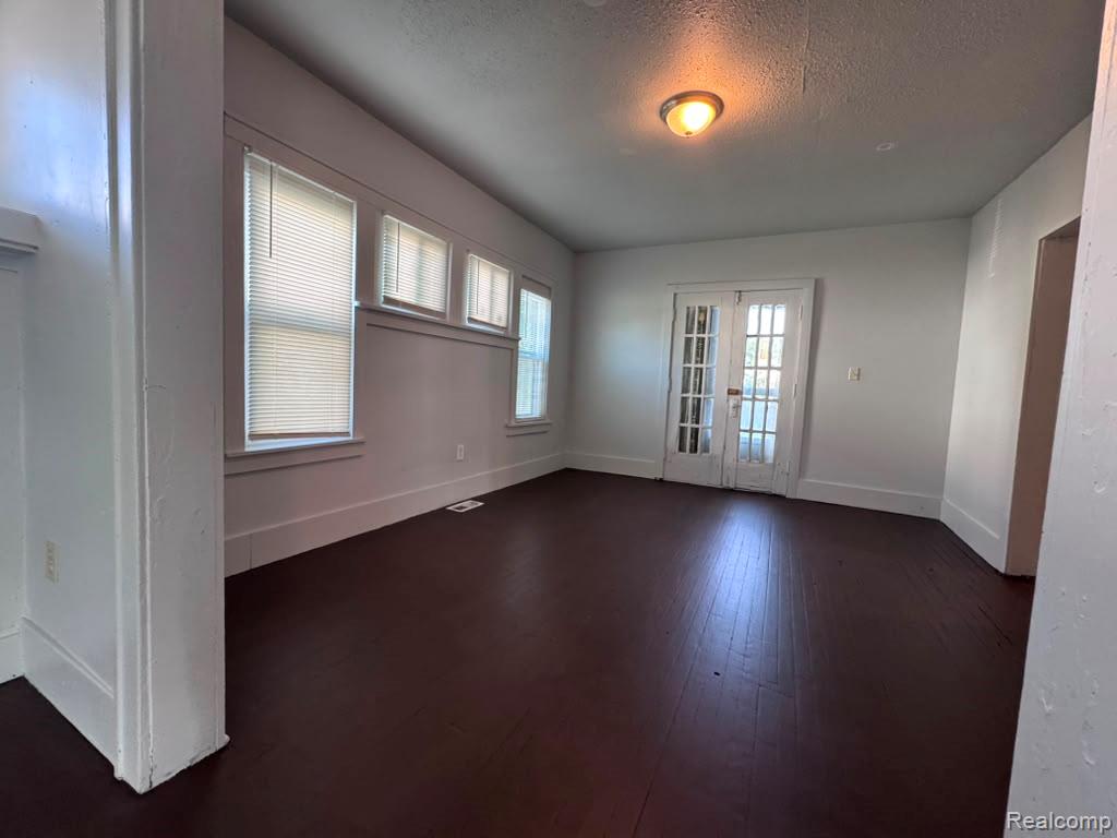 2474 Fullerton Street - Photo 4