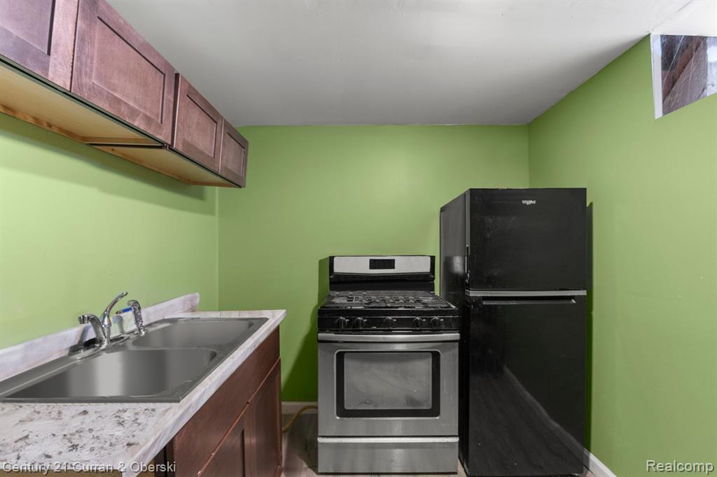 9069 Pierson Street, Detroit, MI 48228 — Photo 22