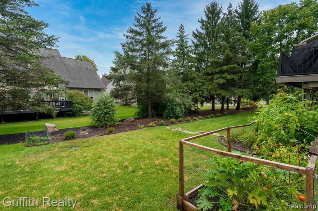 4593 VILLA FRANCE Drive, Brighton, MI 48116 — Photo 36