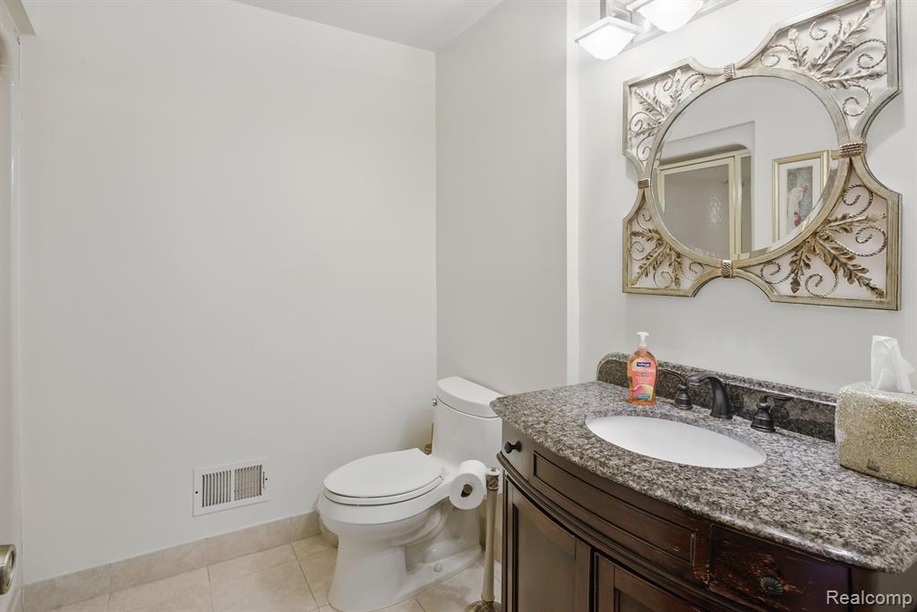 5389 Vincennes Drive, Bloomfield Hills, MI 48302 — Photo 42