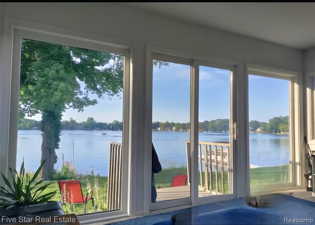 9548 Roundlake Boulevard NE, White Lake, MI — Photo 40