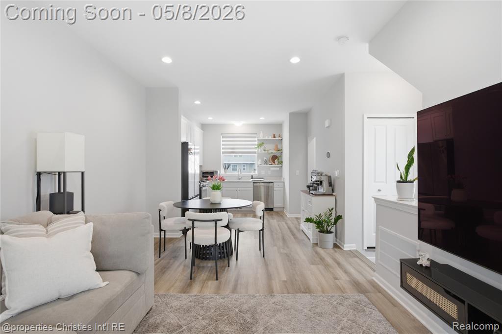 402 Jeff Keeton Drive, Hazel Park, MI 48030 — Photo 4