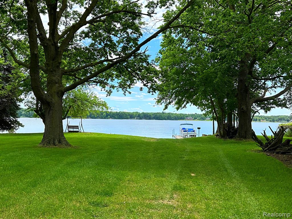 5566 Sandy Lane, Columbiaville, MI 48421 — Photo 12