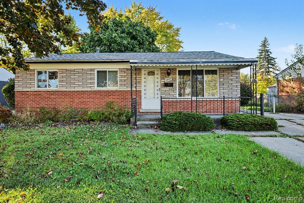 34535 Beaconsfield Street, Clinton Twp, MI 48035