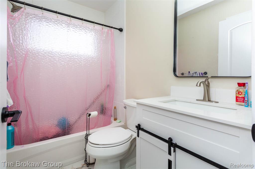 538 S Elm Street, Lapeer, MI 48446 — Photo 23