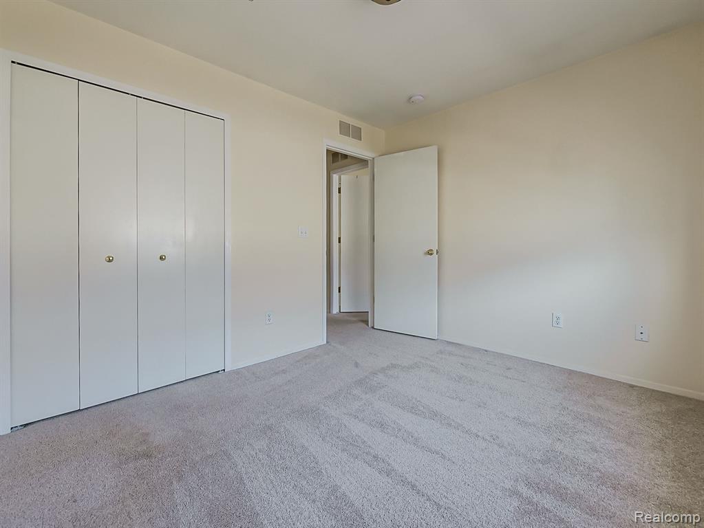 642 LYDIA Lane, Pontiac, MI 48341 — Photo 12
