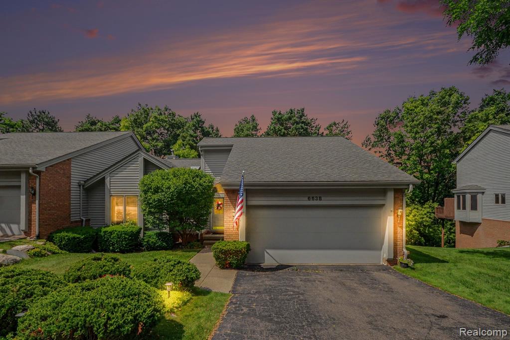 6638 Ridgeview Drive, Clarkston, MI — front exterior
