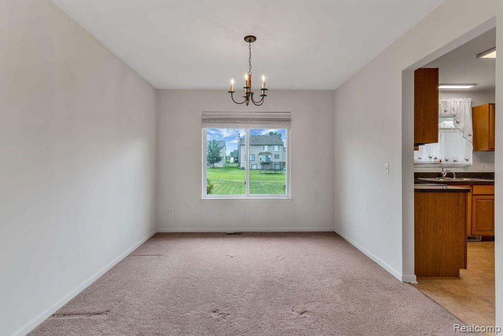 6300 LISMORE Circle, Grand Blanc, MI 48439 — Photo 11