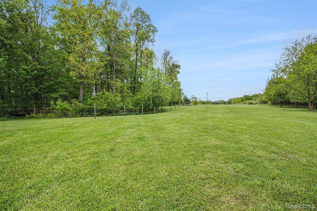 6268 Hazard Road, Fenton, MI 48430 — Photo 48