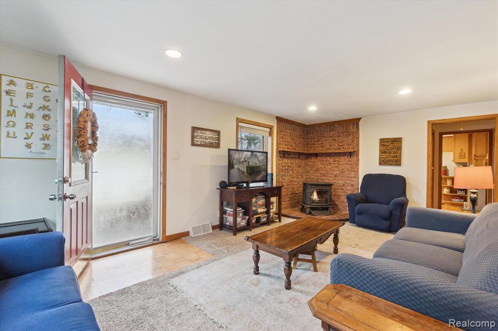 8461 CASCADE Street, Commerce Twp, MI 48382 — Photo 8