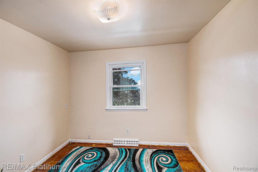 604 E NORTH Street, Owosso, MI 48867 — Photo 25