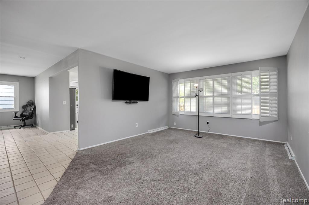 4942 Butler Drive, Troy, MI 48085 — Photo 12