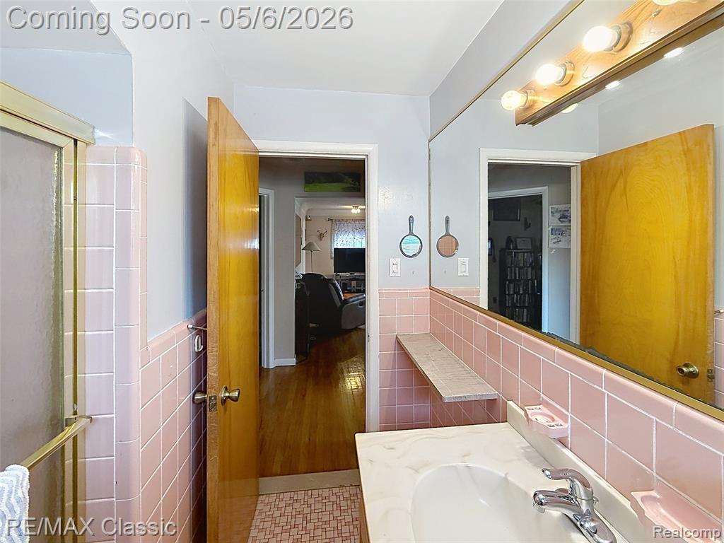 8842 Merriman Road, Livonia, MI 48150 — Photo 17