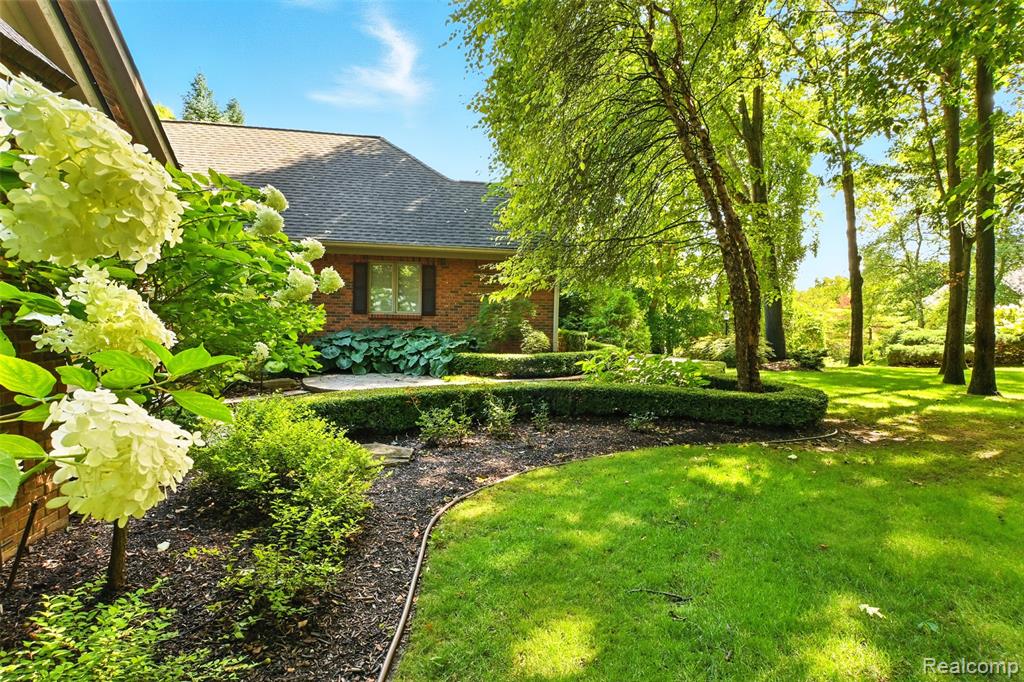 6228 Windemere Point, Brighton, MI 48116 — Photo 31