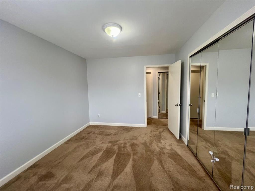 30060 W 12 MILE Road, 94, Farmington Hills, MI 48334 — Photo 13