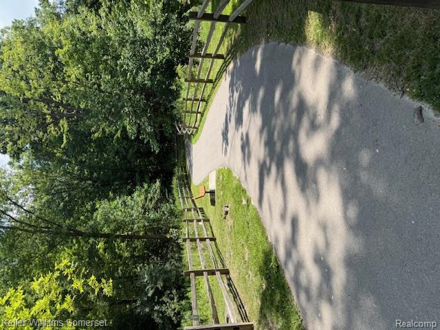5292 ABINGTON Drive, Troy, MI 48085 — Photo 43