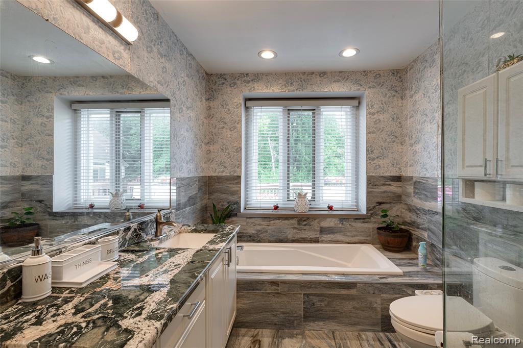 43730 Algonquin Drive, Novi, MI — Photo 30