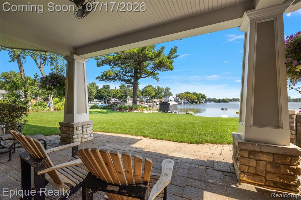 565 Shady Oaks Street, Lake Orion, MI 48362 — Photo 12
