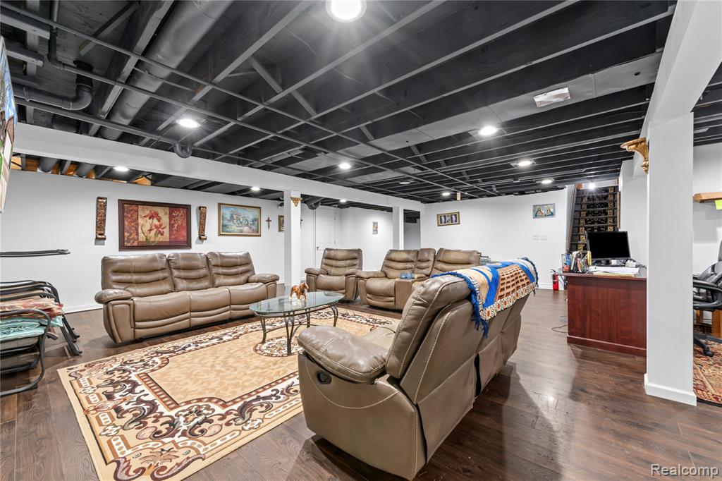 46902 Amberwood Drive, Shelby Twp, MI 48317 — Photo 23