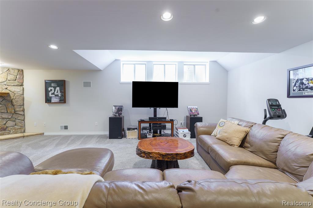 6276 CHAD Court, Brighton, MI 48116 — Photo 32