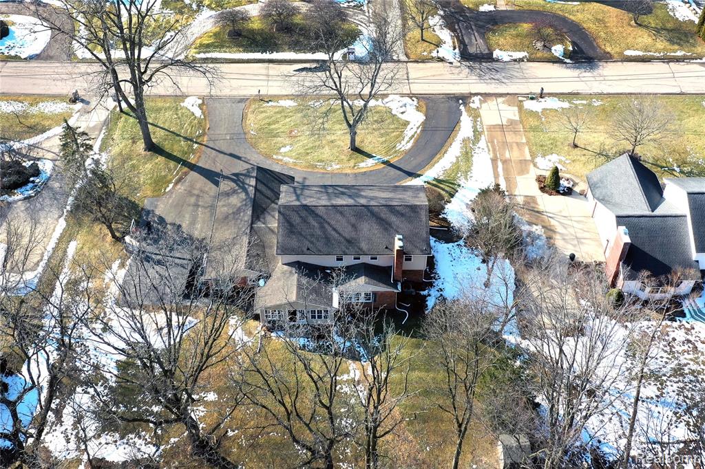 9693 BURNING TREE Drive, Grand Blanc, MI 48439 — Photo 52