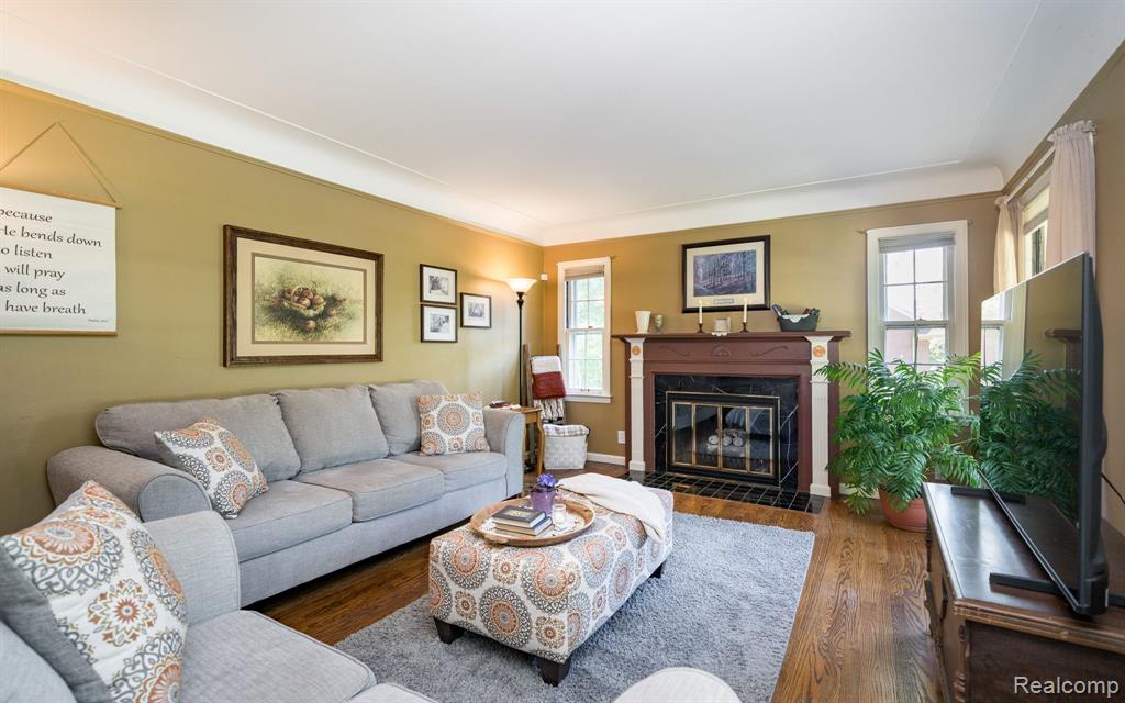 28090 Sunset Boulevard W, Lathrup Village, MI 48076 — Photo 8