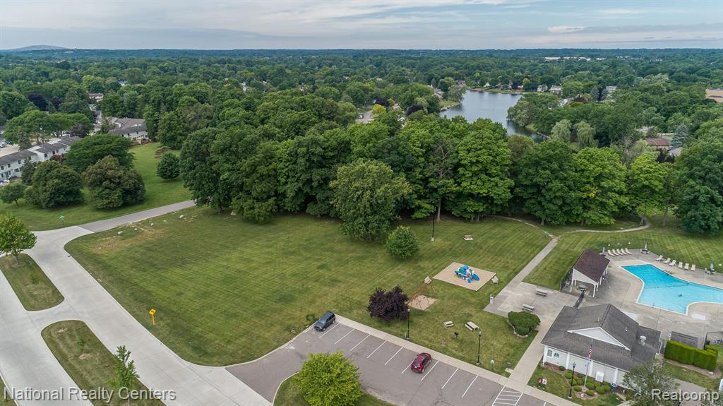 39525 VILLAGE WOOD Road, Novi, MI — Photo 29