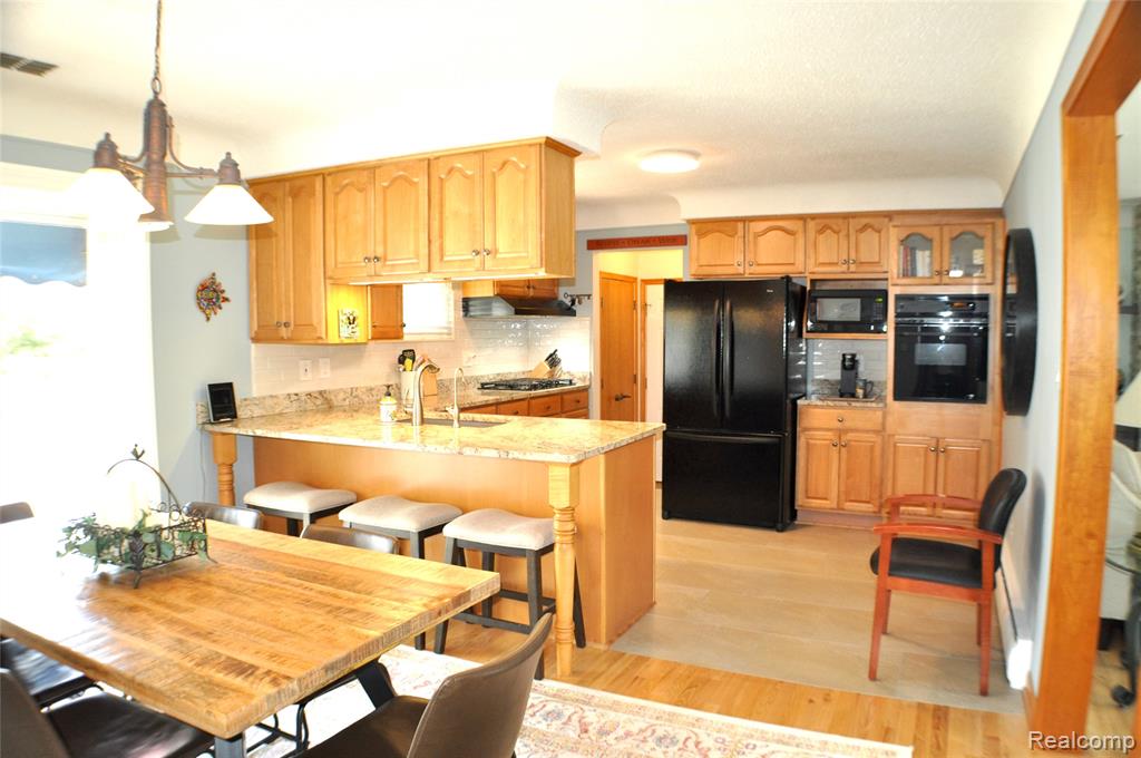 3593 Meadowleigh Lane, Waterford, MI 48329 — Photo 9