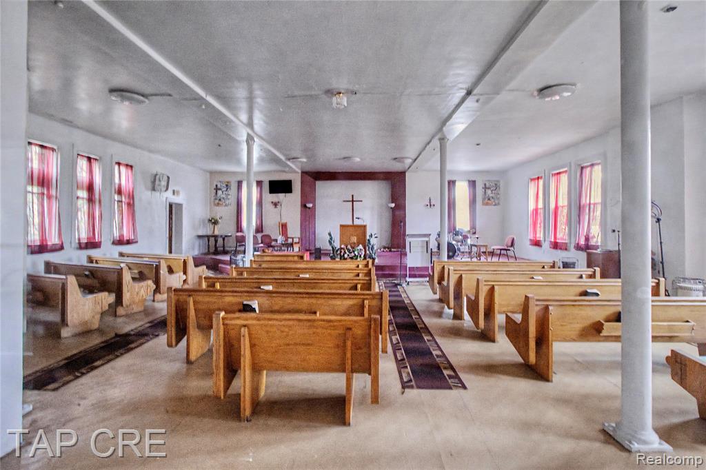 400 W Grand Boulevard - Photo 2