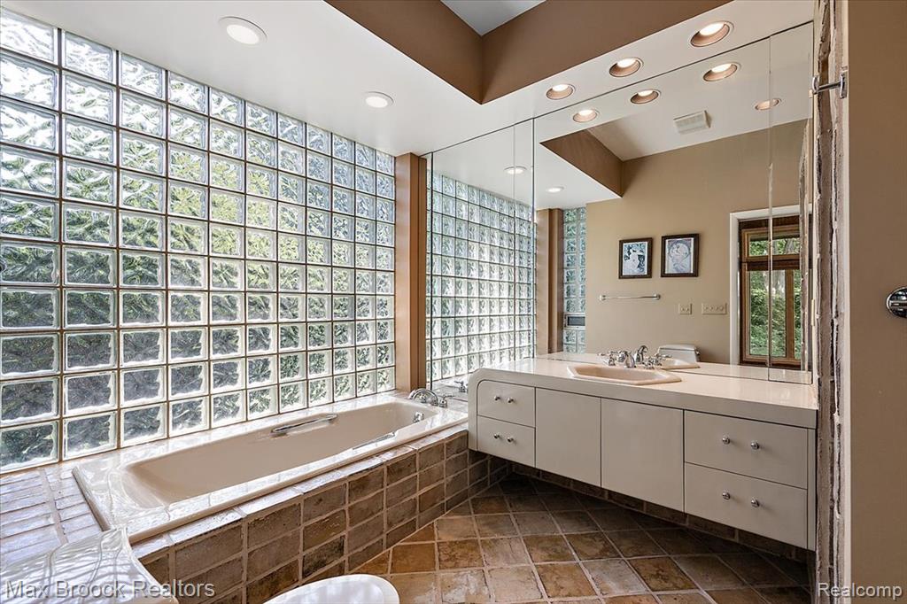 45167 9 Mile Road, Novi, MI 48167 — Photo 29