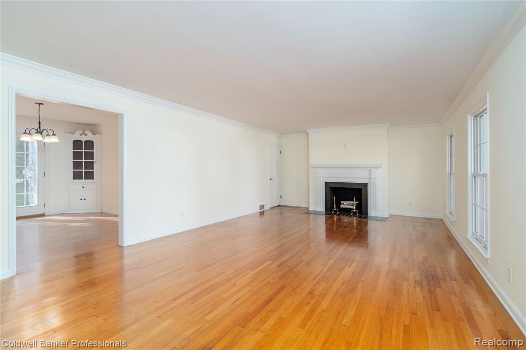 499 Sunningdale Drive, Grosse Pointe Woods, MI 48236 — Photo 3