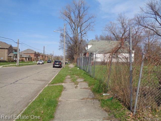 5566 TALBOT Street, Hamtramck, MI 48212 — Photo 8