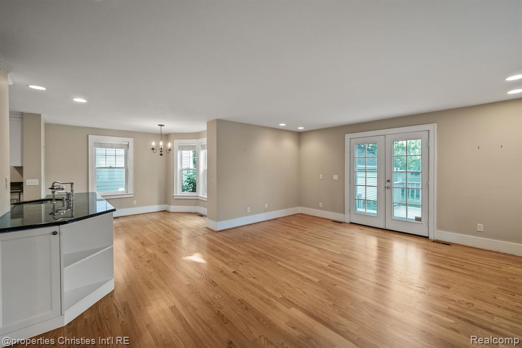 532 Wallace Street, Birmingham, MI 48009 — Photo 16