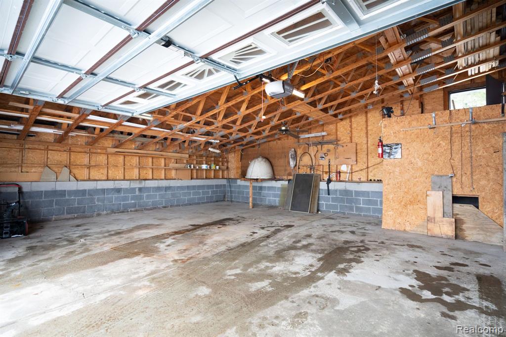 653 CENTRAL Drive, Lake Orion, MI 48362 — Photo 33