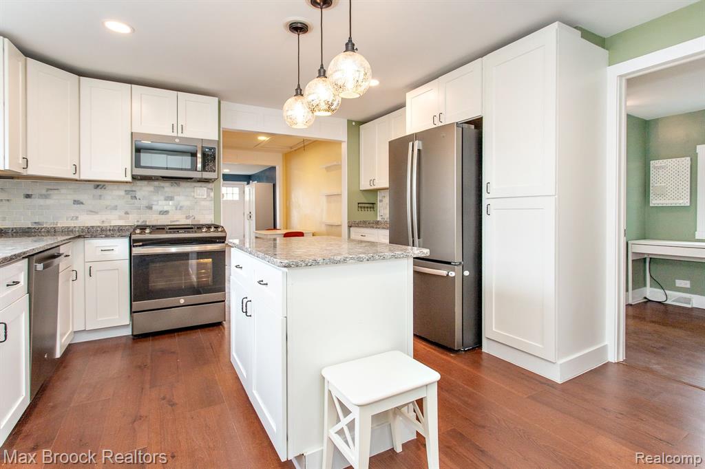 918 ALBERTA Street, Ferndale, MI 48220 — Photo 14