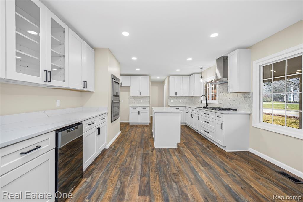 32363 Olde Franklin Drive, Farmington, MI, 48334