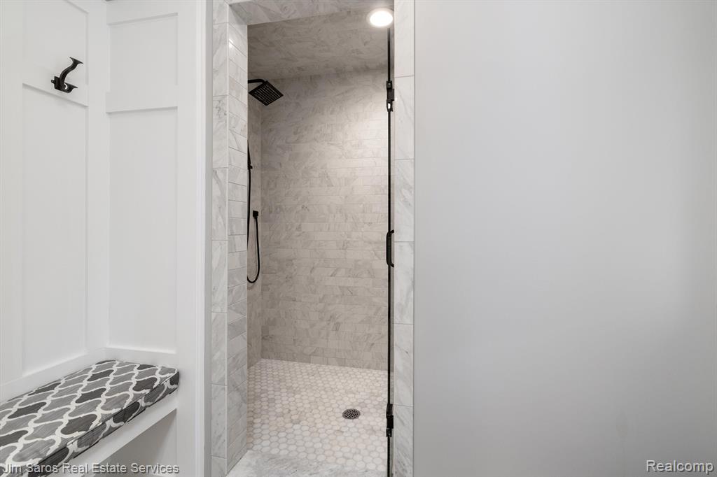 71 WOODLAND SHORES Drive, Grosse Pointe Shores, MI 48236 — Photo 25