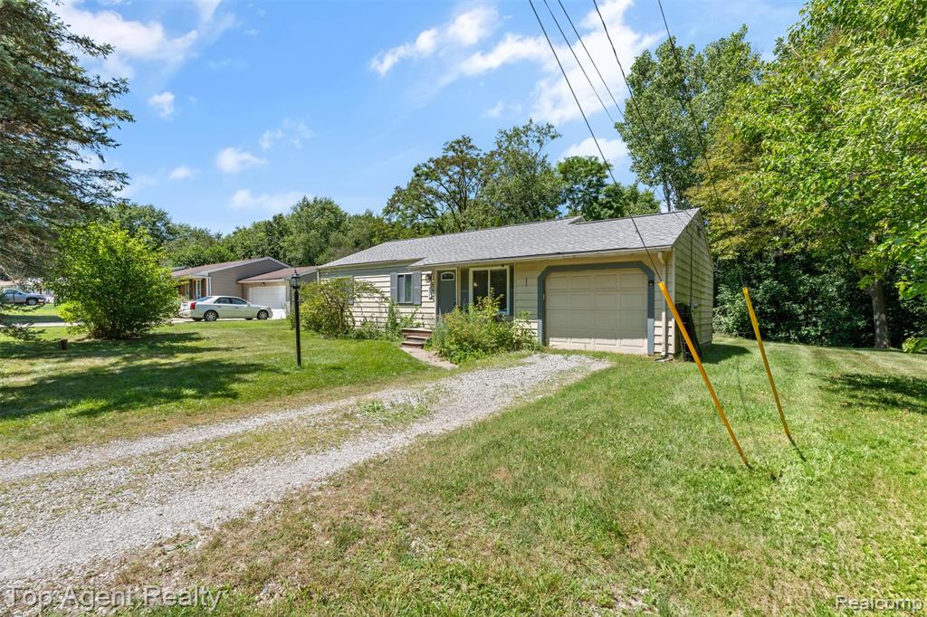 227 W Peterson Drive, Brighton, MI 48114 — Photo 35