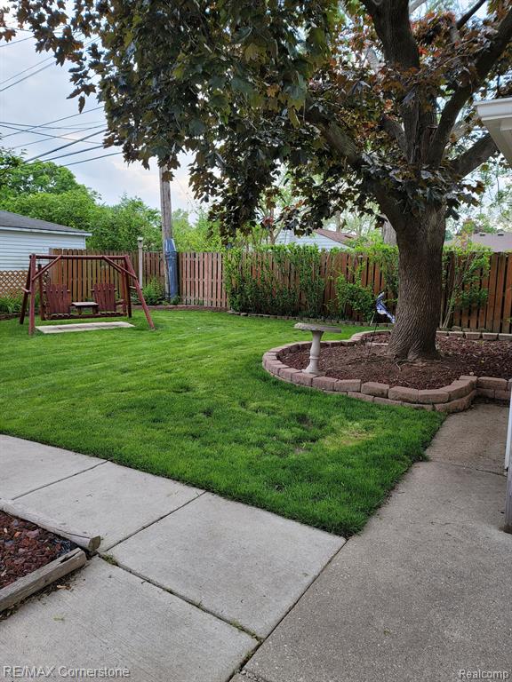 6615 SHADOWLAWN Street, Dearborn Heights, MI 48127 — Photo 4